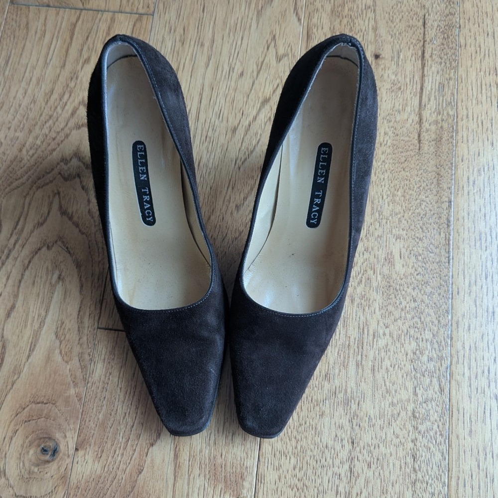 Vtg Ellen Tracy Pumps Chocolate Brown Suede Block Heel Square Toe 7B Minimalist